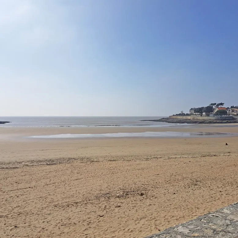 Nauzan beach