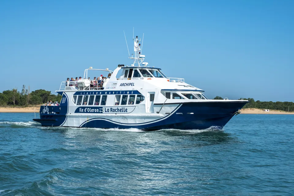 LIAISON MARITIME – La Rochelle vers L’île d’Ol ...