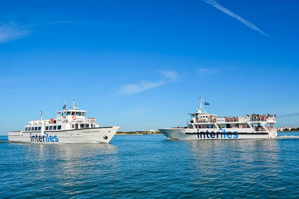 Compagnie interîles – Au départ de Saint Denis ...