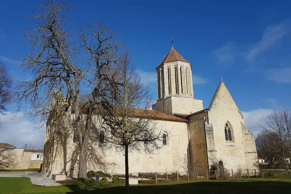 Surgères
