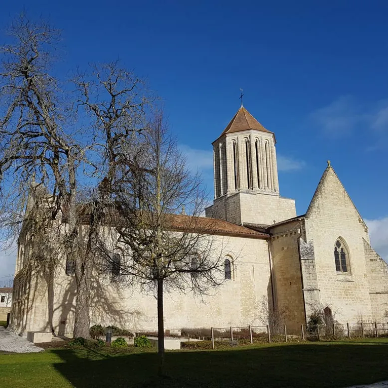 Surgères