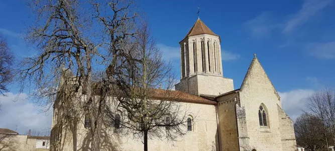 Surgères
