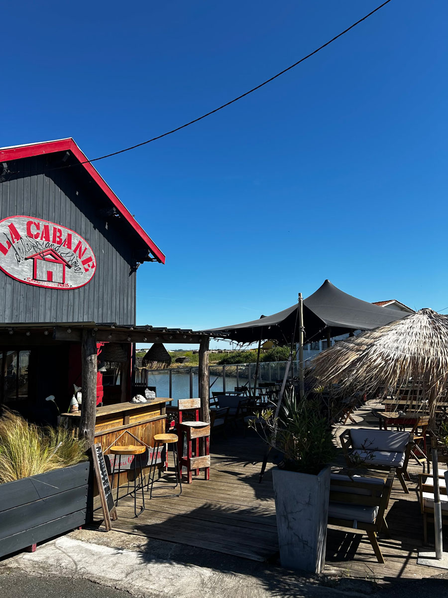 Les Huîtres Paris - Cabane typique au bord du chenal pour déguster huîtres et moules à La Tremblade