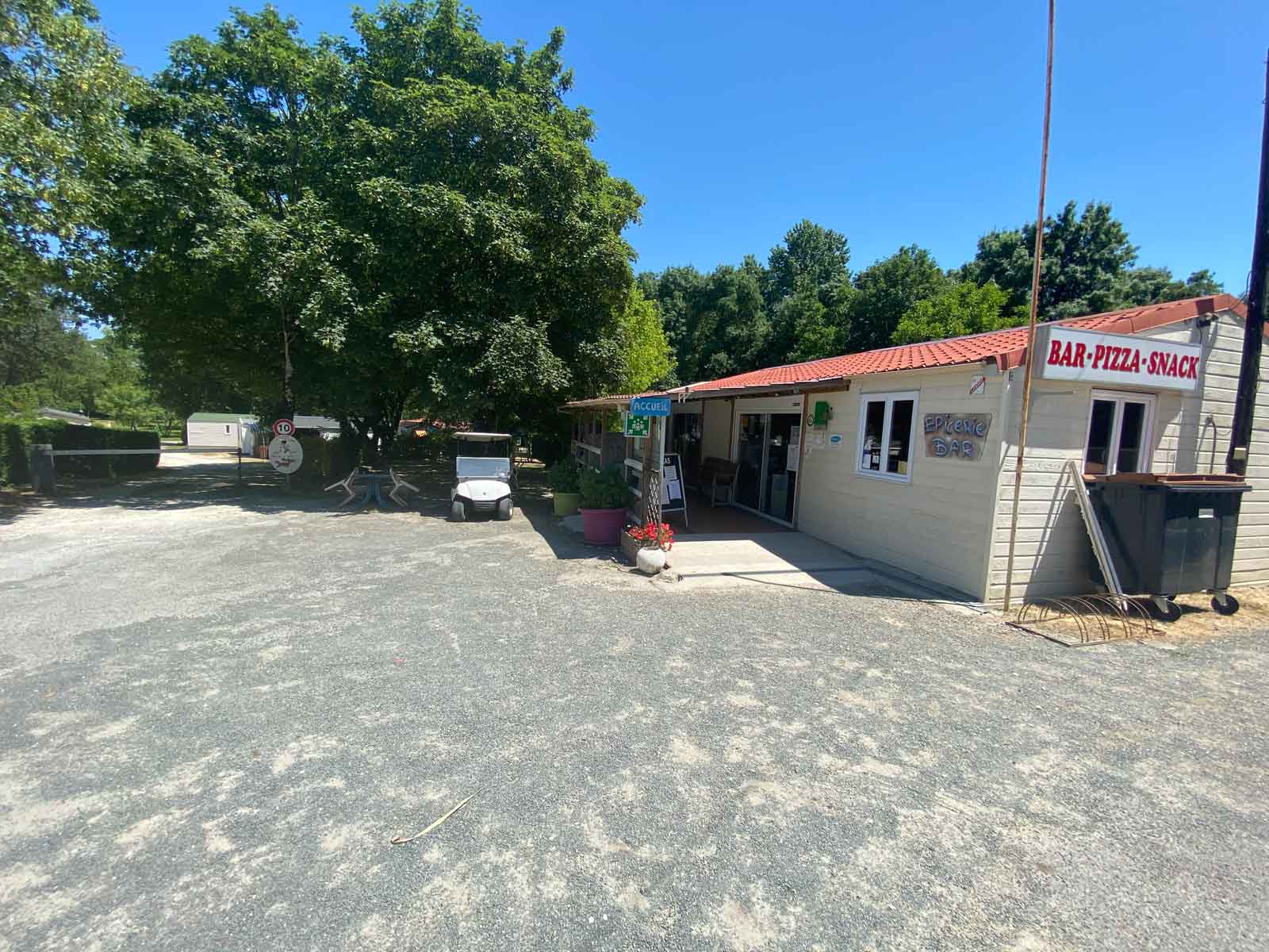 Aire De Camping Car Mortagne Sur Gironde