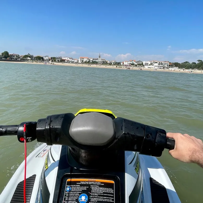 100% Jet ski