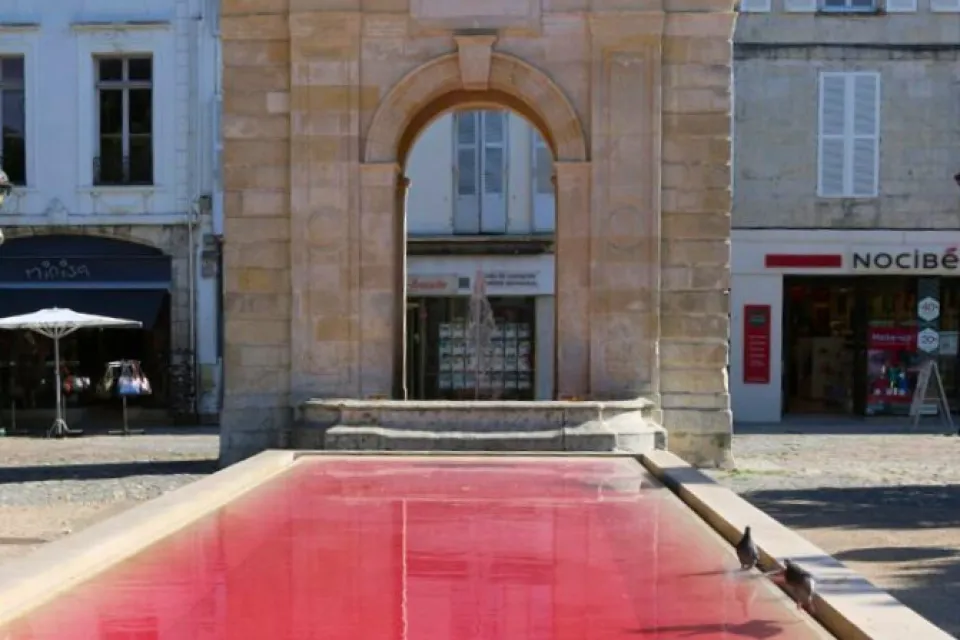 Fontaine Place Colbert