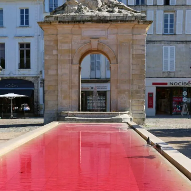 Fontaine Place Colbert