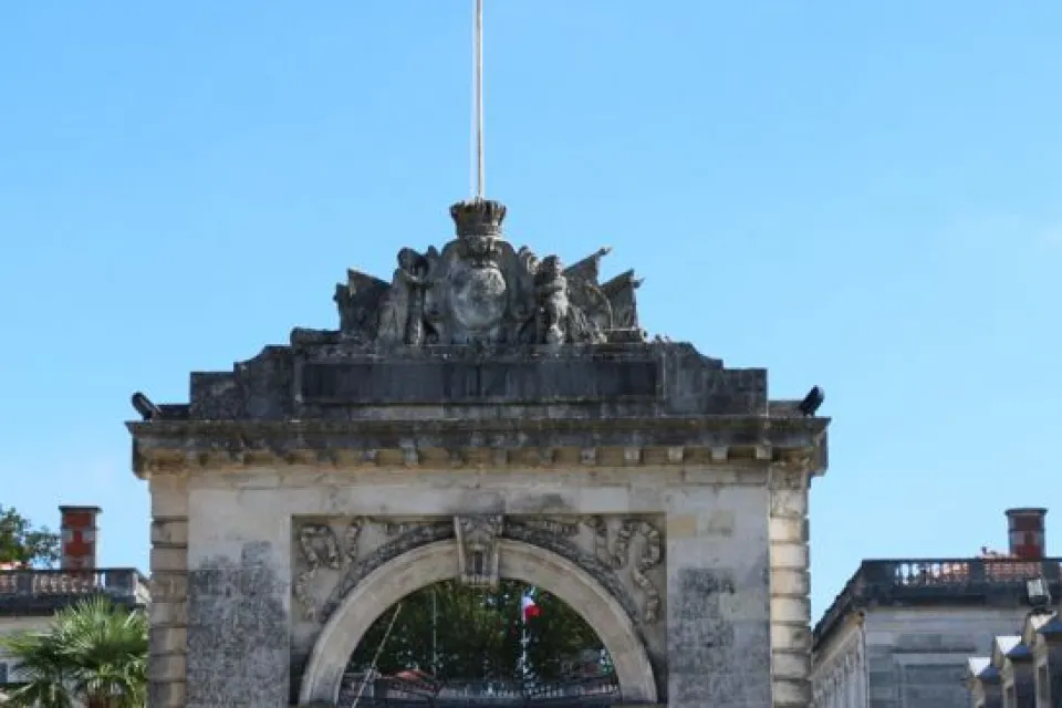 Commandement des Écoles de La Gendarmerie nati ...