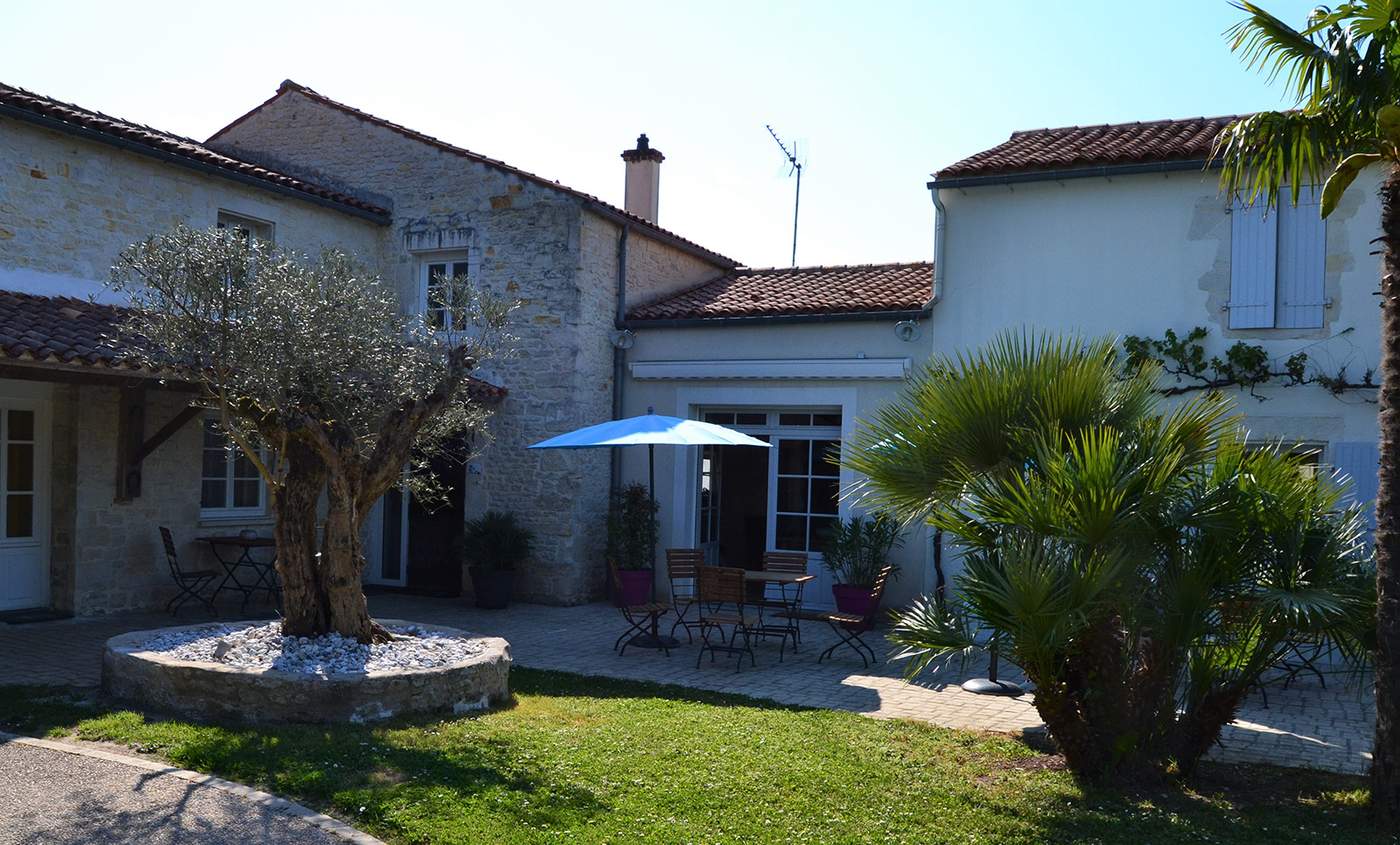 La Rochelle Lodge Chambres d'Hôtes à SainteSoulle Guide de