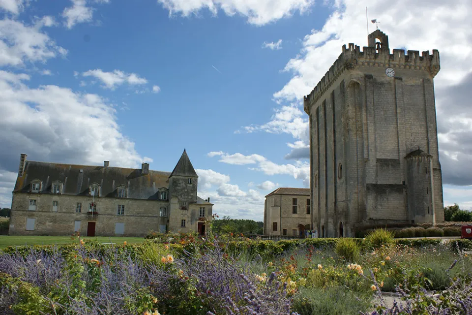 Donjon de Pons