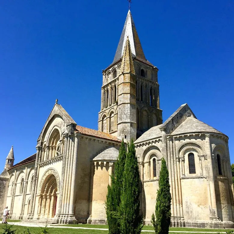 Eglise Saint Pierre d'Aulnay