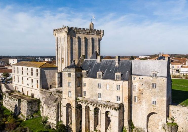 Pons Towns and Villages in Pons Guide de Charente Maritime