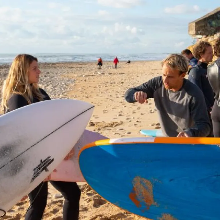 Les joies de la glisse avec Surf'in Ré, l'écol ...