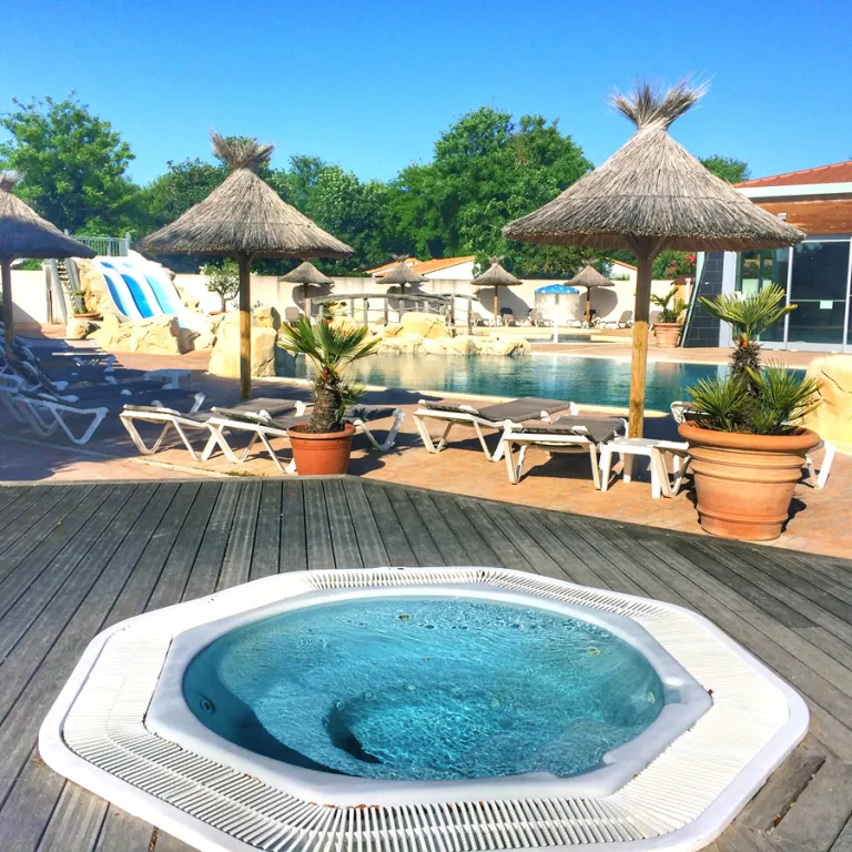 5-star Les Gros Joncs campsite: family holiday ...