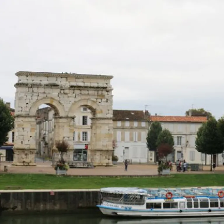 Saintes