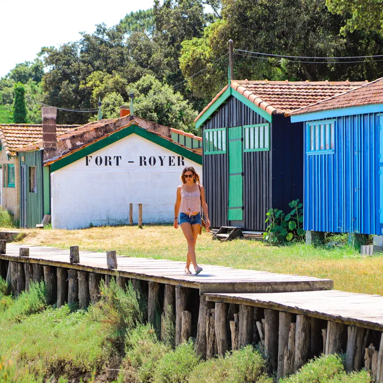 Visit of the oyster farming village of Fort-Ro ...