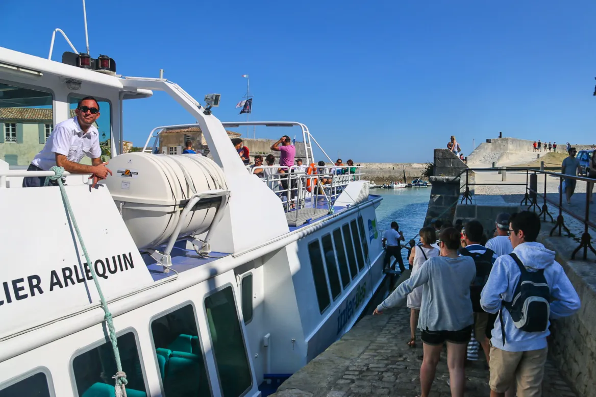 Inter-island cruise ship