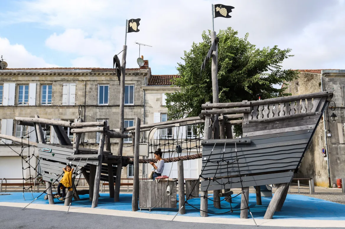 children's playground in Tonnay-Charente