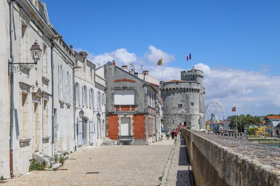 La Rochelle on Foot - Lesley Williamson
