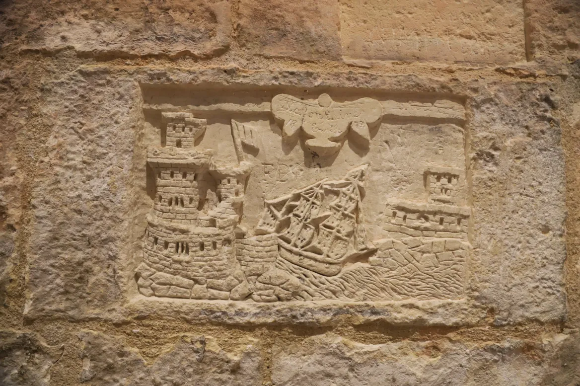 La Rochelle on Foot - Lesley Williamson