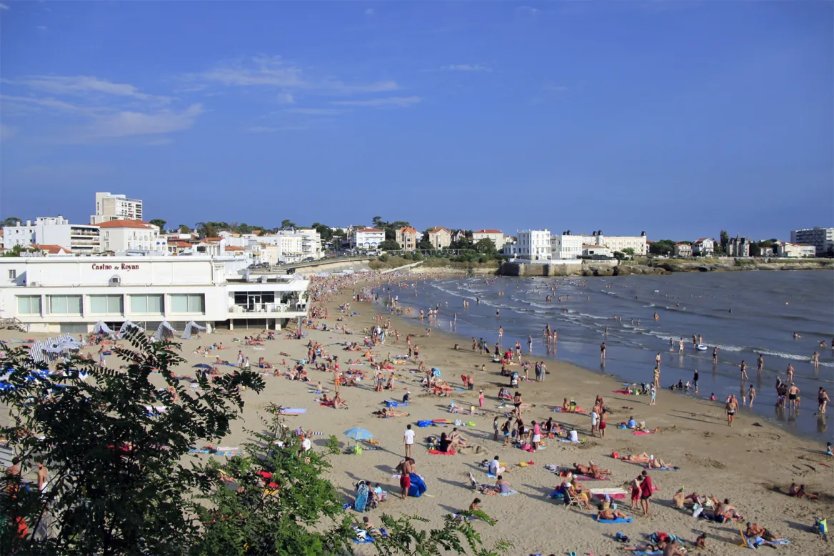 Pontaillac Beach Jérôme adobestock