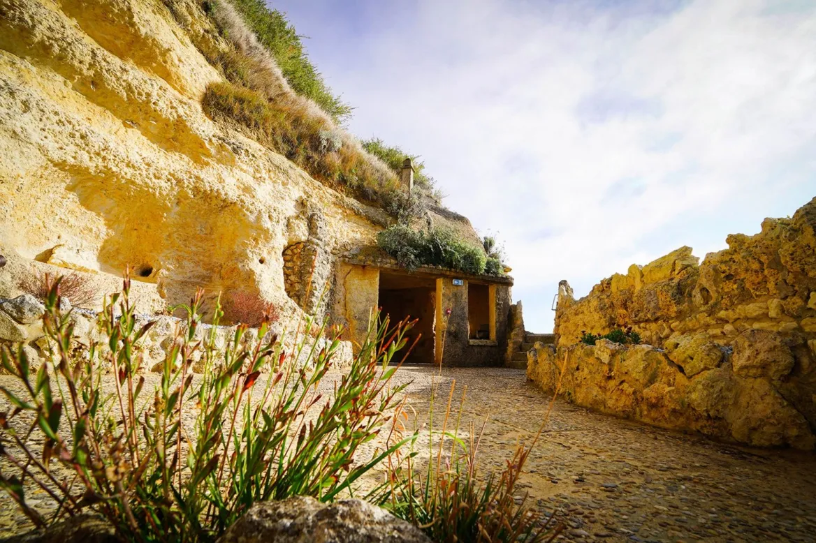 Regulus Caves