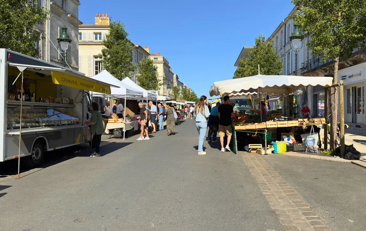 Rochefort Market stalls
