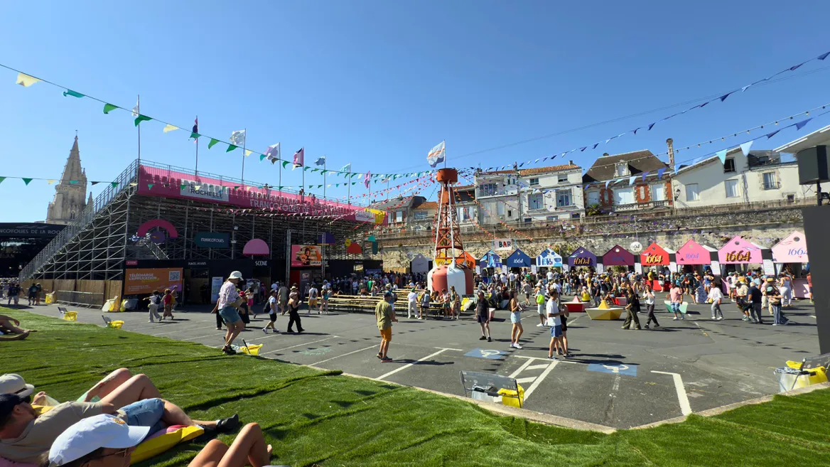 Francofolies de La Rochelle village des festivaliers