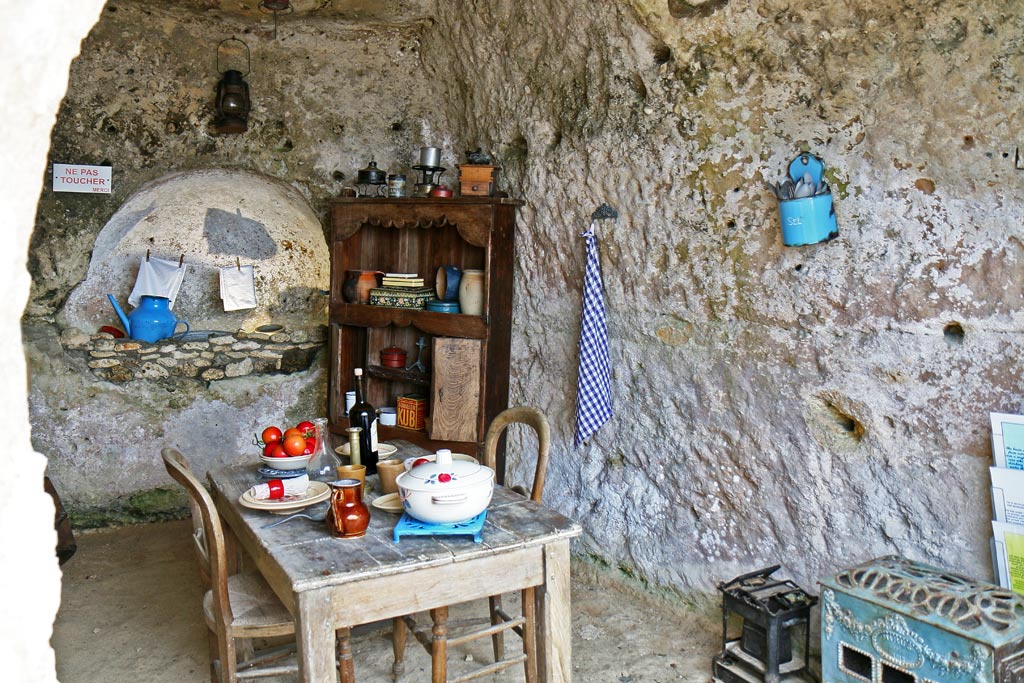 Dining room of a cavity