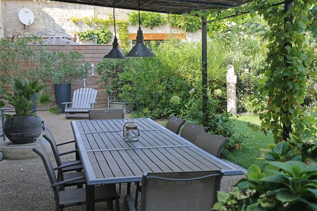 Table du gîte Albizia