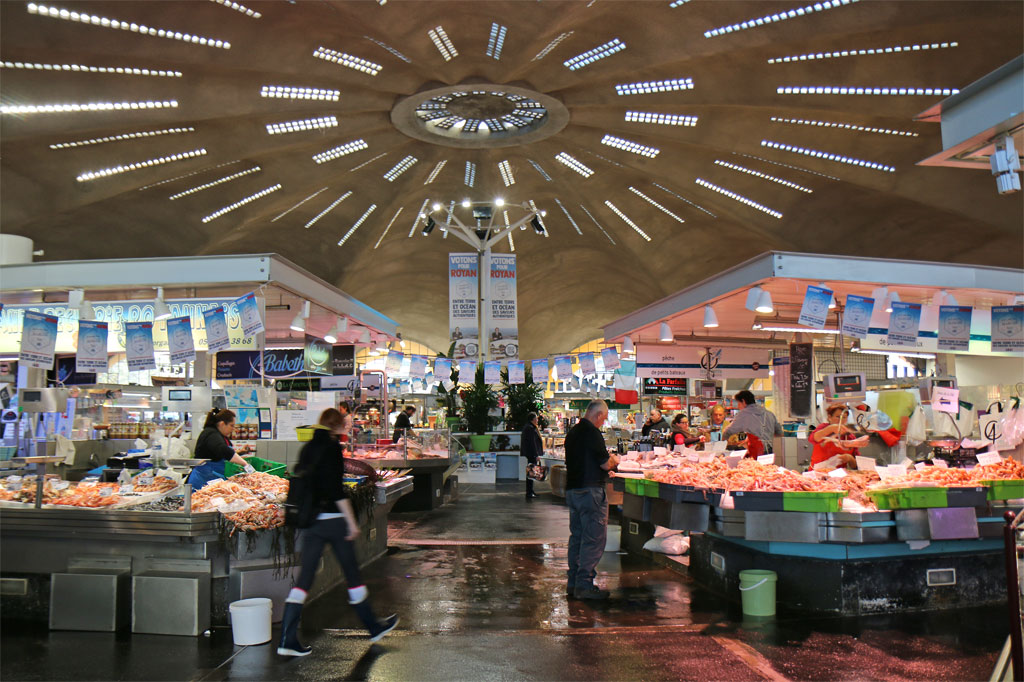 L'intérieur du marché de Royan