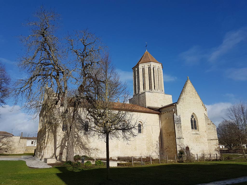 Surgères