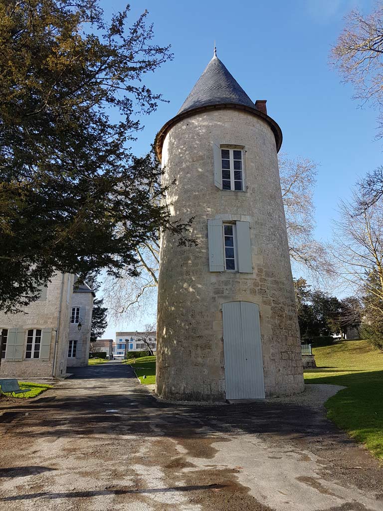 Surgères